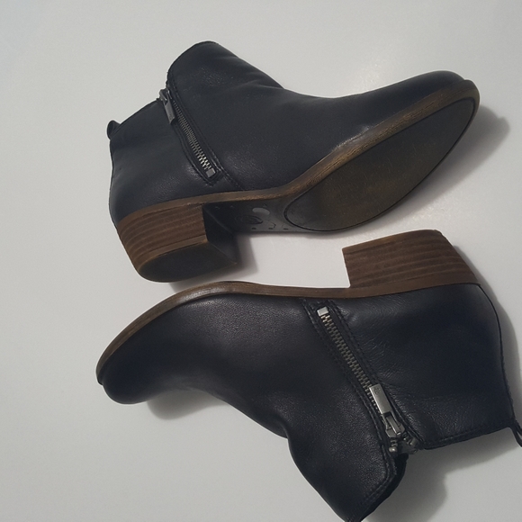 Lucky Brand Black Ankle Boots - Picture 4 of 16